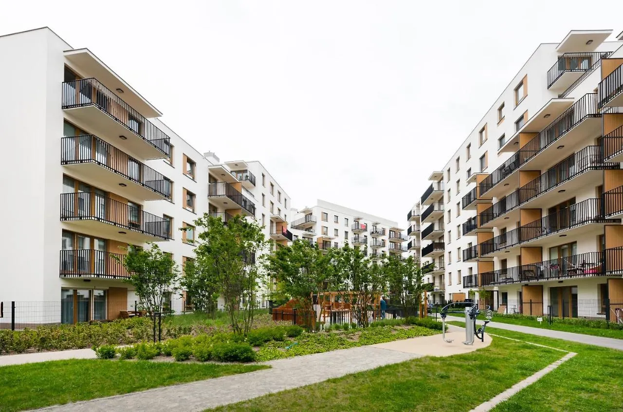 Wola Skwer Sunny Apartment Варшава