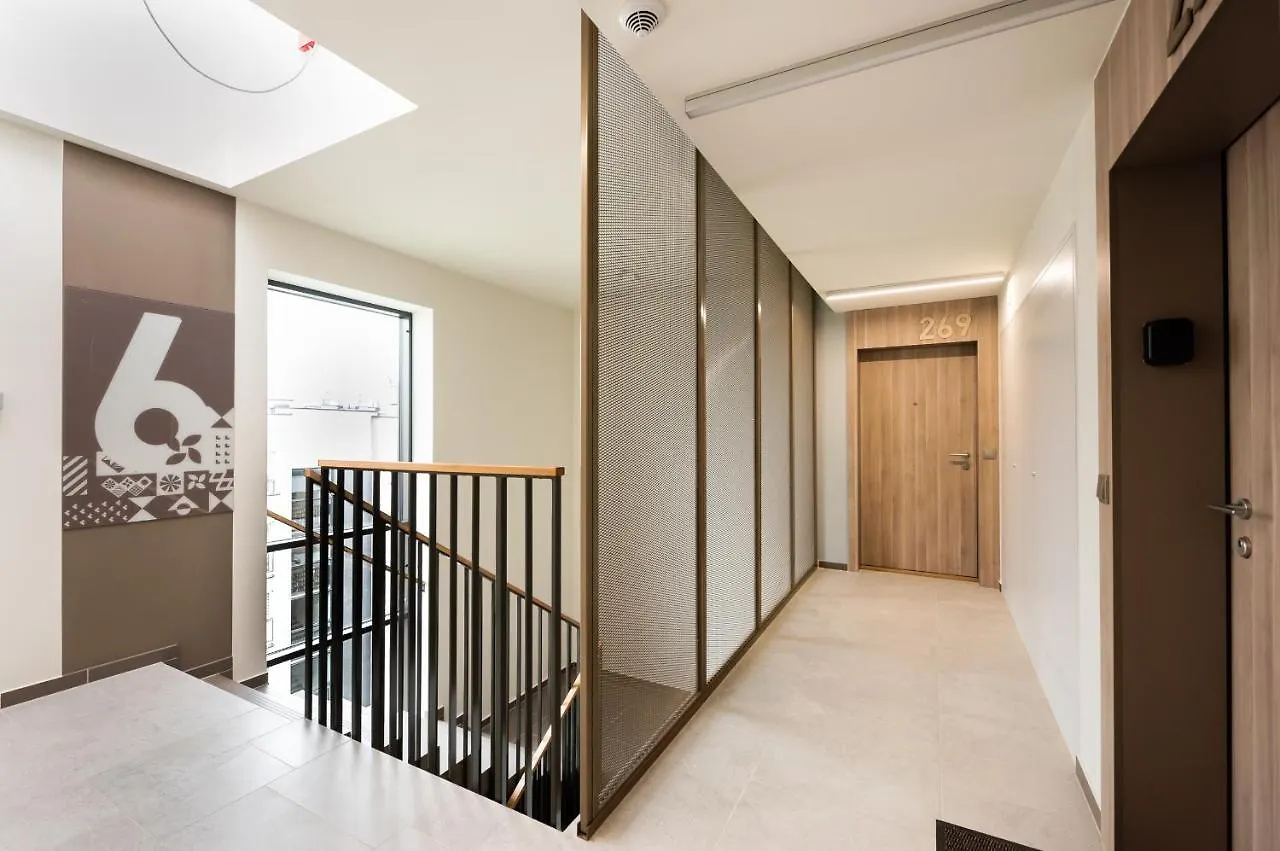 Wola Skwer Sunny Apartment Варшава Польша