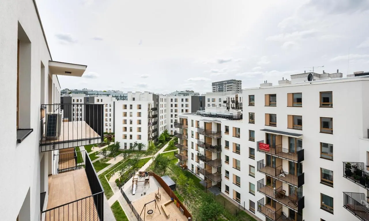 Wola Skwer Sunny Apartment Warsaw Poland