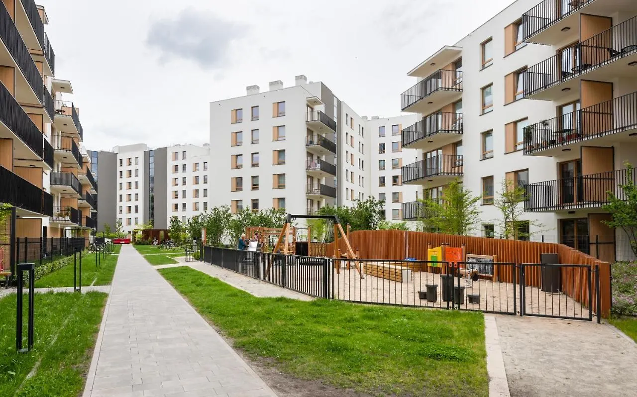Wola Skwer Sunny Apartment Warsaw