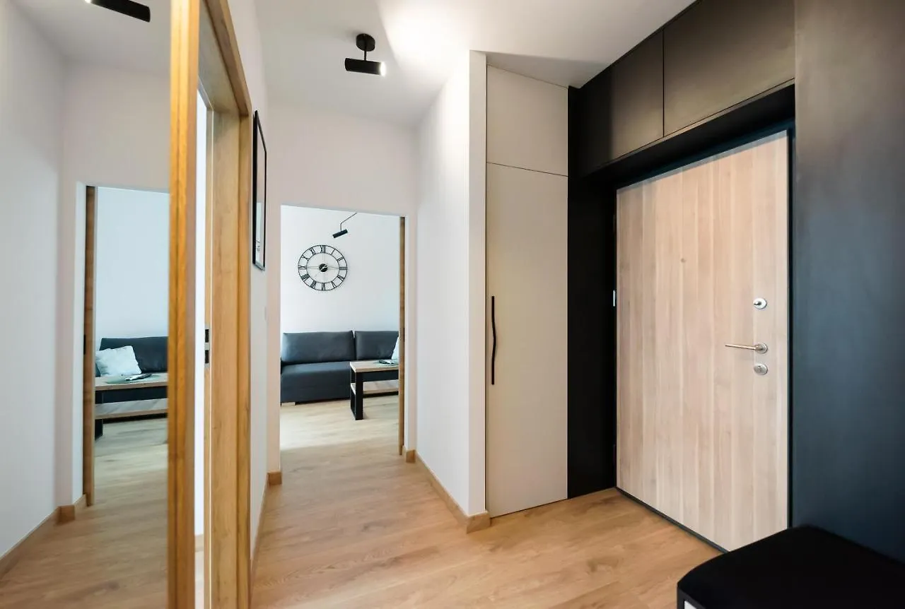 Wola Skwer Sunny Apartment Warsaw Poland