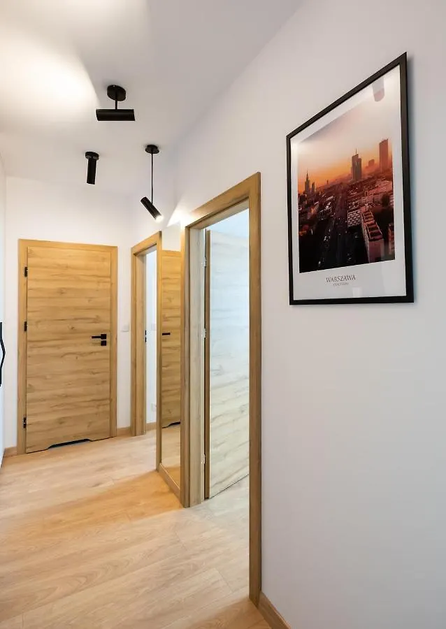 Wola Skwer Sunny Apartment Warsaw