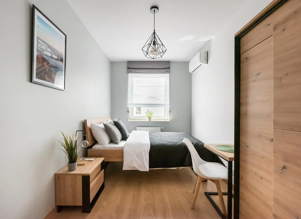 Wola Skwer Sunny Apartment Warsaw